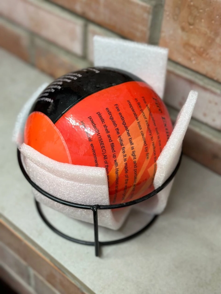 Stingător de incendiu cu pulbere tip minge automat 1.3 kg
