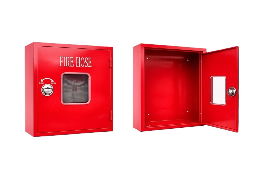 Пожарный шкаф со стеклом и задней стенкой 685×685×200 мм